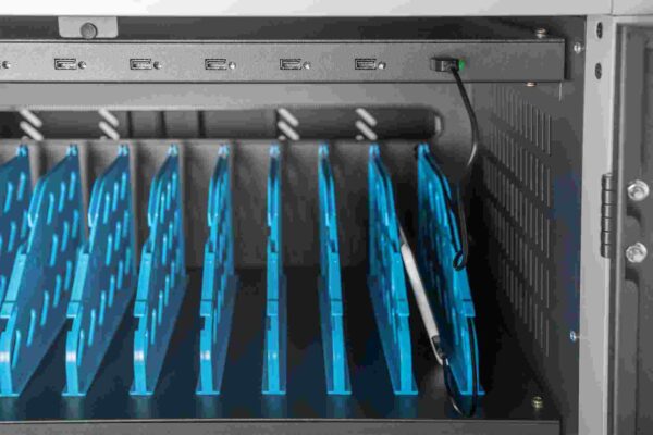 DIGITUS Mobilní nabíjecí skříňka pro notebooky / tablety do 15,6”, synchronizace dat, UV-C Osvětlení-Sterilizace